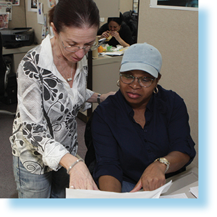 woman speaking with employee